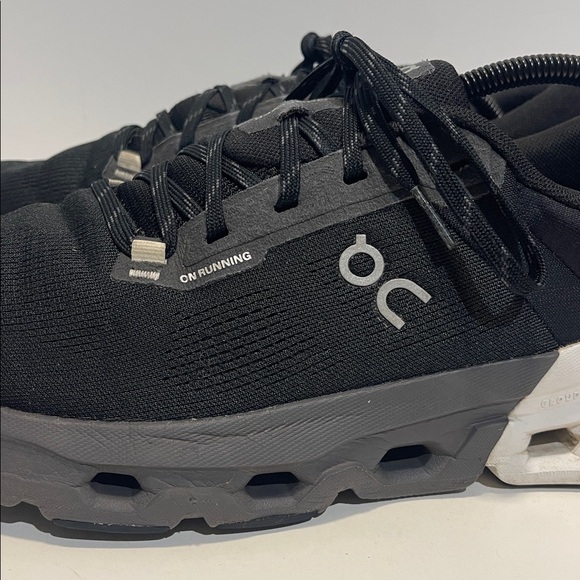 On Running Cloudflyer 5 Men’s Size 11 Black White Running Comfort Sneakers - Picture 2 of 12